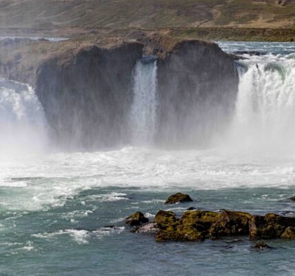 Photo Majestic Waterfall