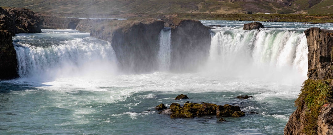 Photo Majestic Waterfall